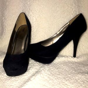 Size 8 1/2 black platform heel